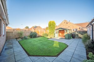 Rear gardens- click for photo gallery